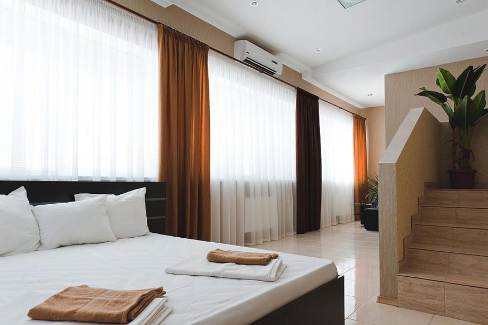 Hotel 8Th Mile Dnipro Exterior foto